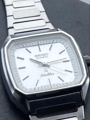 세이코 SEIKO 실버 웨이브 스퀘어 모델 흠집 없는 최상 컨디션