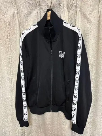 루시안 페라피네 저지