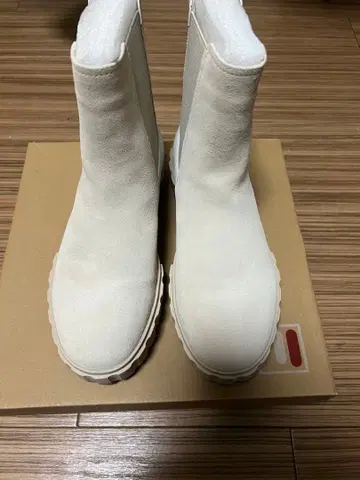 FILA 샌드 블라스트 첼시 사이드 고어 부츠 베이지 23.5cm