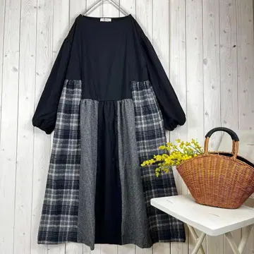 새상품 dgy 디 이소재 플레어 원피스 블랙 M