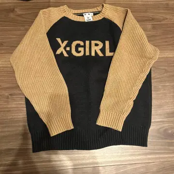 X-GIRL 로고 니트 스웨터 블랙 베이지