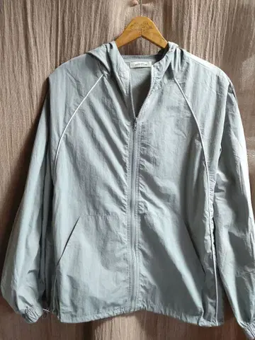 CUBESUGAR 나일론 돌먼 후드 자켓