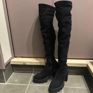 블랙 스웨이드 니하이 통굽 부츠