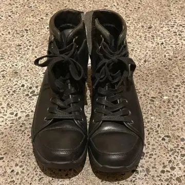 MBT 가죽 블랙 하이컷 워크 부츠