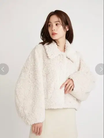 스나이델 숏 보아 코트