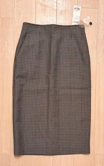 새상품 23구 체크 무늬 타이트 스커트