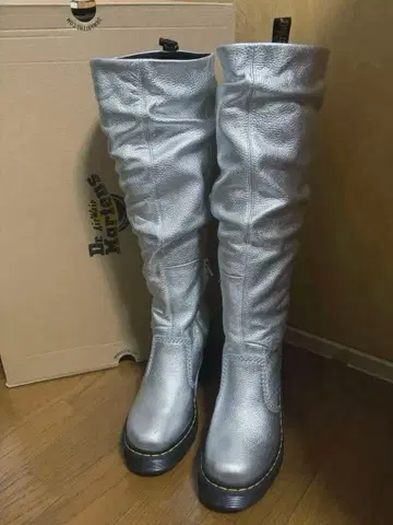 닥터마틴 KASEY 풀 온 부츠