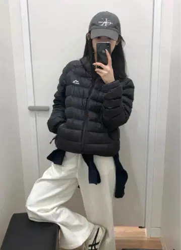 새상품급 한국 후드 부착 다운 자켓 블랙