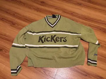 Kickers x UO 한정판, 그린 컬러 패널 V넥 니트 풀오버