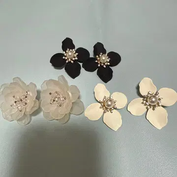 꽃 모티브 귀걸이 3세트 화이트 블랙