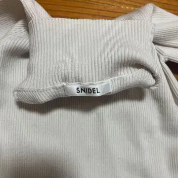 SNIDEL 리브 하이넥 긴팔 상의