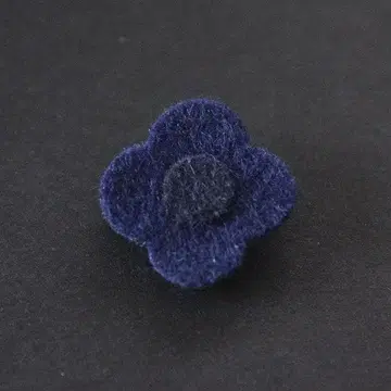 LARDINI 라르디니 펠트 소재 부토니에르 네이비 미사용품