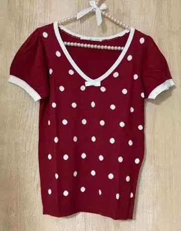 물방울 패턴 빨간색 여성용 상의