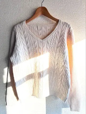 유나이티드 애로우즈 케이블 짜임 V넥 니트