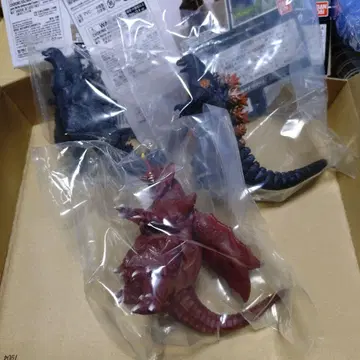 고질라 진격대전 -새로운 방문자- 3종 세트