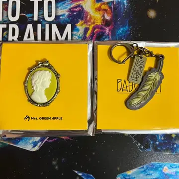 Mrs. GREEN APPLE 핀 배지와 키링 세트