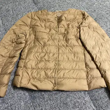 새상품급 유니클로 울트라 라이트 다운 M 베이지