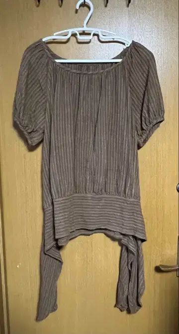 우사토 의류 브라운 스트라이프 반팔 상의