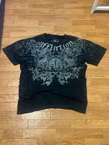 Affliction 블랙 T셔츠 L 사이즈