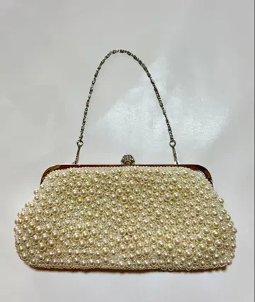 펄 비즈 장식 클러치백 샴페인 골드