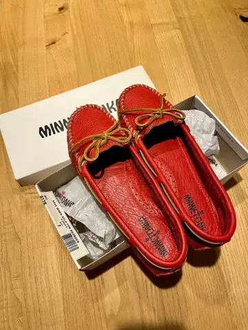 MINNETONKA 레드 모카신