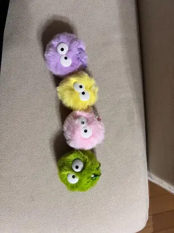 컬러풀한 복슬복슬한 키링