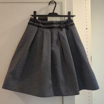 엠즈 그레이시 플레어 스커트 파랑과 화이트 36 사이즈 S 사이즈