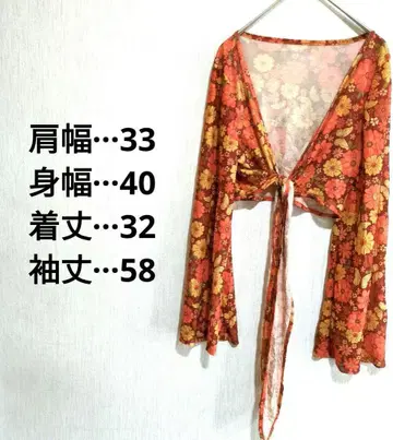 새상품급 꽃무늬 V넥 상의