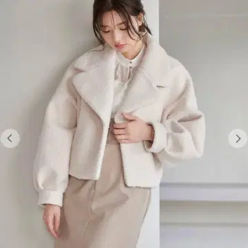 LILIAN CARAT 컬리 헤어 숏코트 1