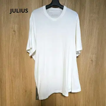JULIUS 변형 디자인 티셔츠