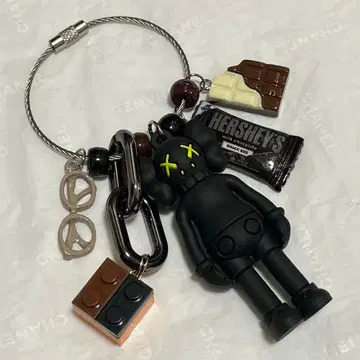 주렁주렁 키링 KAWS