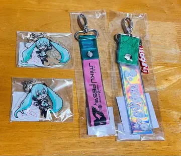 하츠네 미쿠 아크릴 키링 은색 테이프 홀더