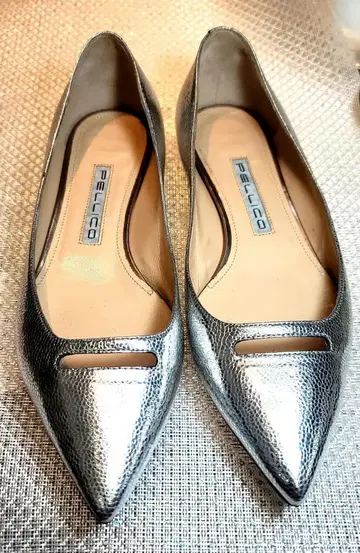 PELLICO 실버 플랫슈즈 사이즈 37 중고 새상품급