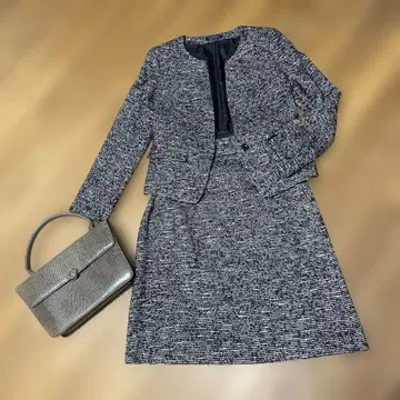 트위드 자켓과 타이트 스커트 세트
