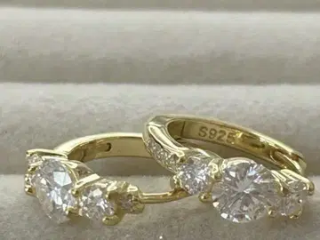 모이사나이트 귀걸이 3스톤 후프 귀걸이 0.5ct 골드