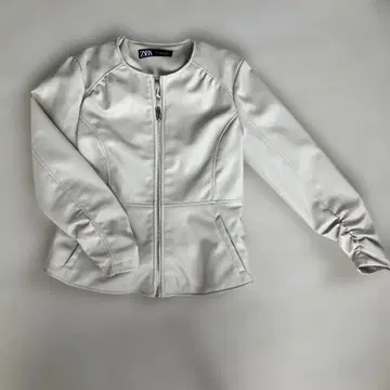 ZARA 화이트 집업 자켓