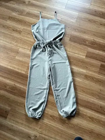 베이지 살로펫 풍 셋업