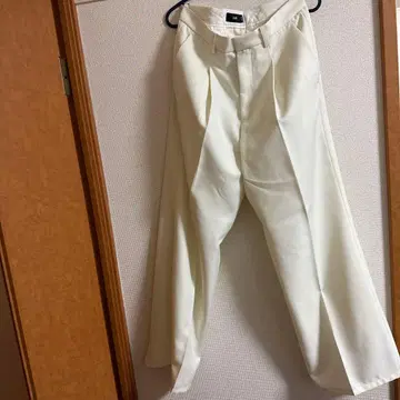 HARE 와이드 슬랙스 팬츠 화이트 계열