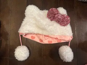 USJ 키티 폼폼 포함 니트 모자