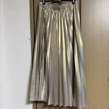 골드 플리츠 스커트 사이즈 40/L