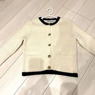 ZARA 골드 버튼 가디건