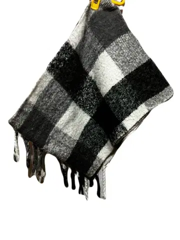 새상품 체크 무늬 머플러 블랙과 화이트