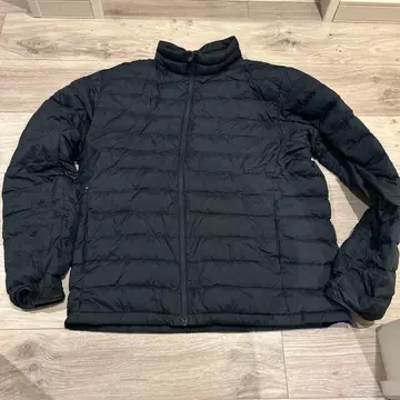 유니클로 울트라 라이트 다운 자켓 M