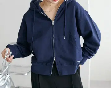 Discoat 쭈리 W 지퍼 후드티