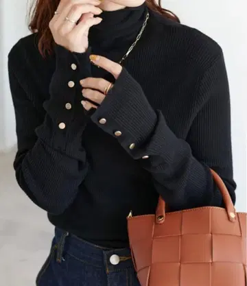 DISCOAT 버튼 포함 터틀넥 니트 F 사이즈 블랙