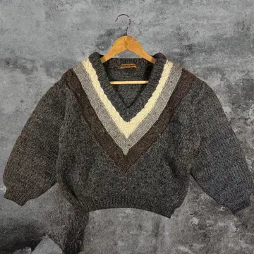구제 의류 스웨터 니트 상의 긴팔 남성용 여성용 짙은 갈색 겨울 V넥