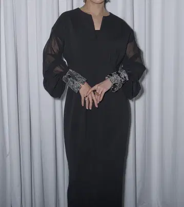 블랙 롱 드레스 시스루 소매 꽃무늬