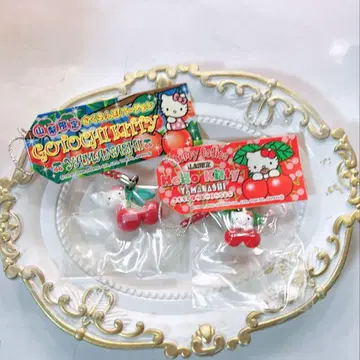 헬로키티 야마나시 한정판 체리 스트랩