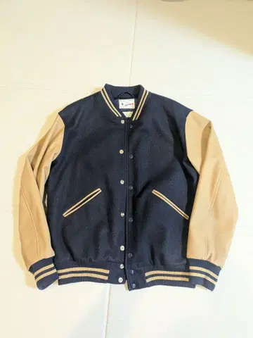 UR SonnyLabel 별주 BUTWIN 바시티 자켓