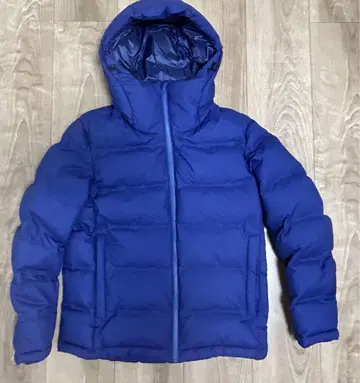 유니클로 심리스 다운 후드티 블루